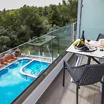 Sirines Complex 2* Potos