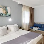 מלון דירות Sirines Complex פוטוס