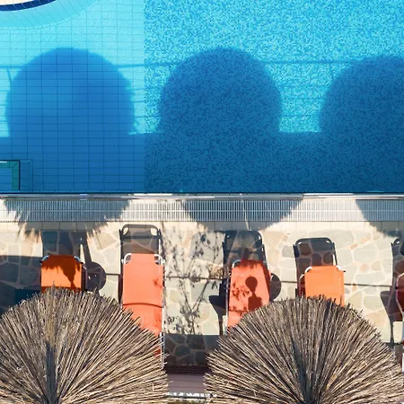 Sirines Complex Hotel de apartamente 2*