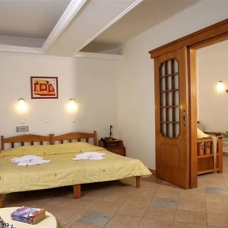 Sirines Complex 2* Potos