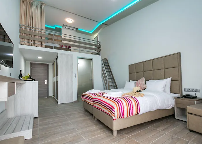 Sirines Complex 2* Potos