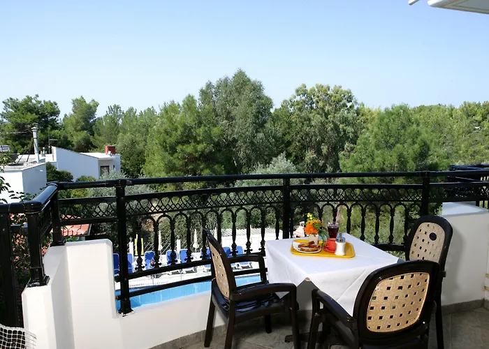 Sirines Complex 2* Potos