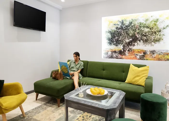 Sirines Complex 2* Potos