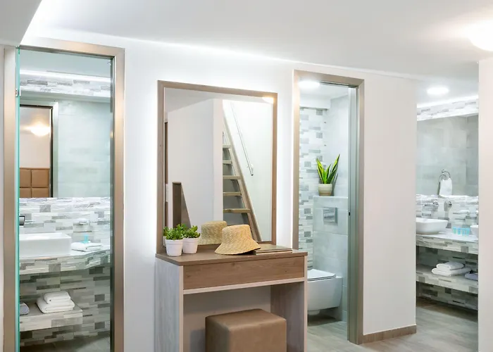 Sirines Complex 2* Potos